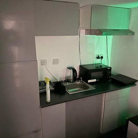 1 Bedroom In 3Bed House Bristol Zewnętrze zdjęcie