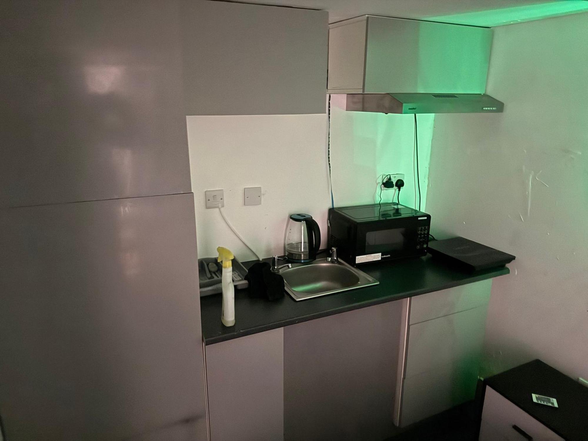 1 Bedroom In 3Bed House Bristol Zewnętrze zdjęcie